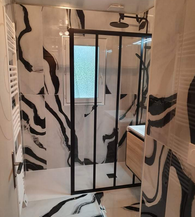 Nouvelle salle de bain, pose de douche à l'italienne, carrelage, chauffage, plomberie Jérome Tessier